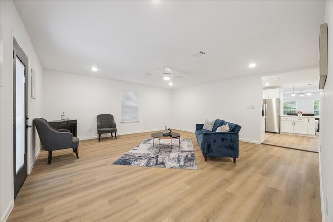 Photo - 9206 St Lo Rd