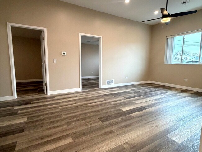 Photo - 4809 W 103rd St