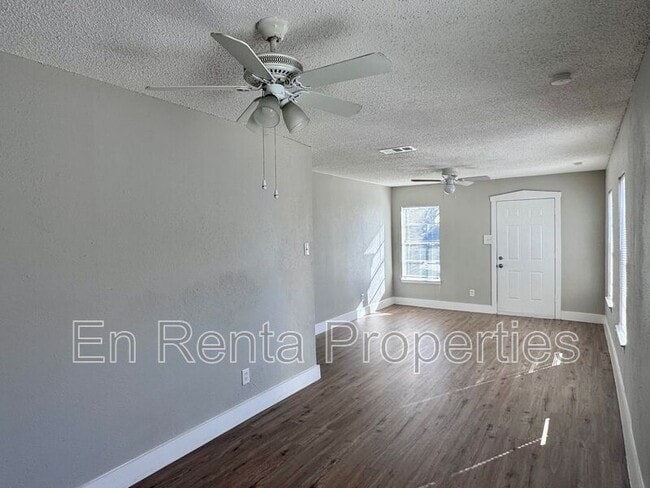 Photo - 716 W Broadus St