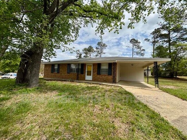 Building Photo - 336 Deerwood Ct