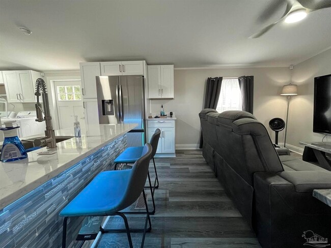 Photo - 5275 Cartier Dr