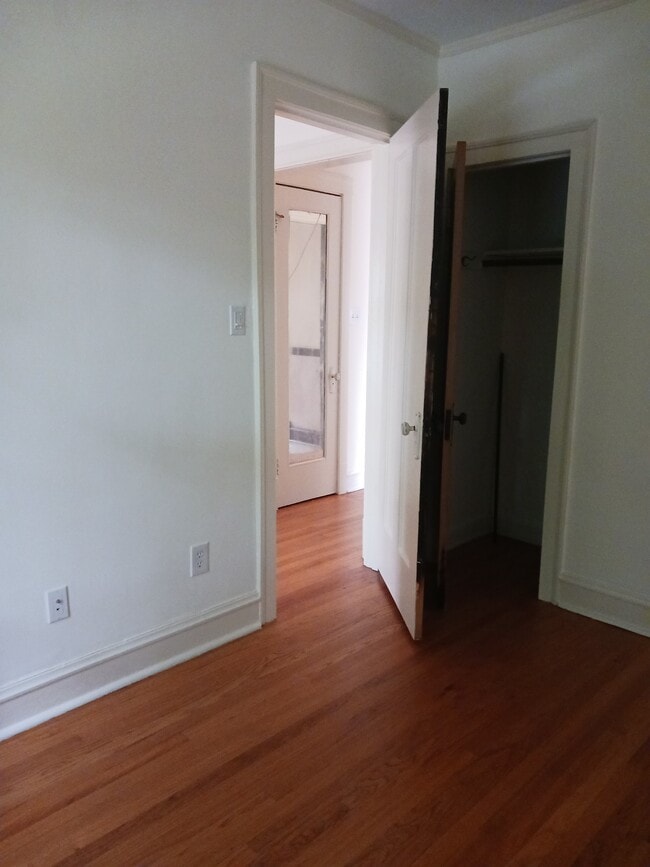 Photo - 5727 N Washtenaw Ave Unit 2