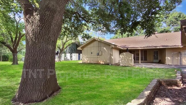 Photo - 1103 Glade St