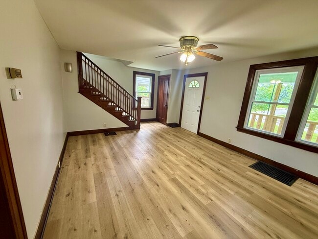 Photo - 1936 Floral Ave