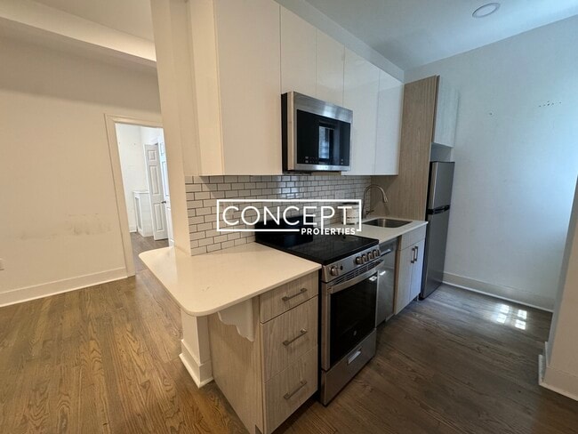 Building Photo - 11 Peterborough St Unit 3CP