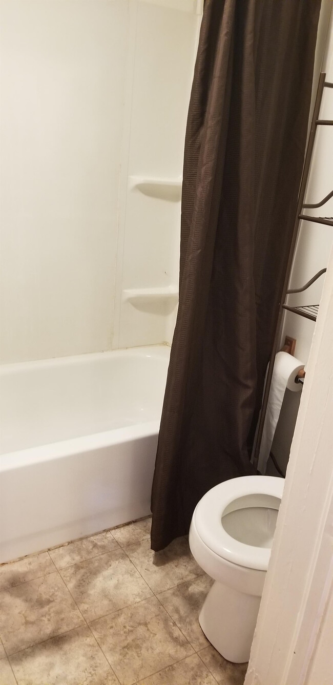 Photo - 615 W Main St