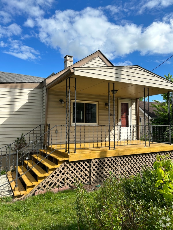 Building Photo - 1031 7th St Rental