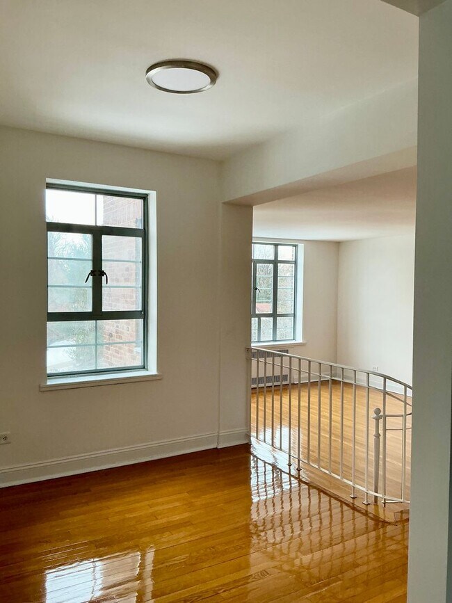 Photo - The Leslie — A Private Garden Enclave for the Modern New Yorker Unit 43W