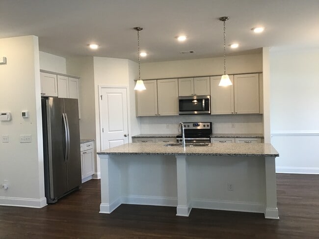 Photo - 243 Dogwood Cir