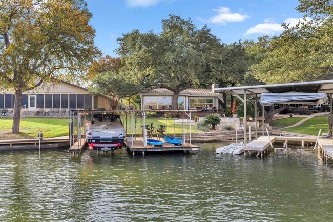 Building Photo - 207 Elm Lodge Dr
