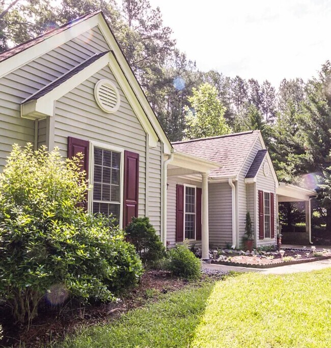229 Cub Cove Dr House House Rental in Walhalla, SC
