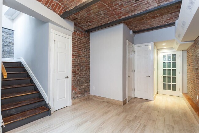 Photo - 346 E 18th St Unidad A