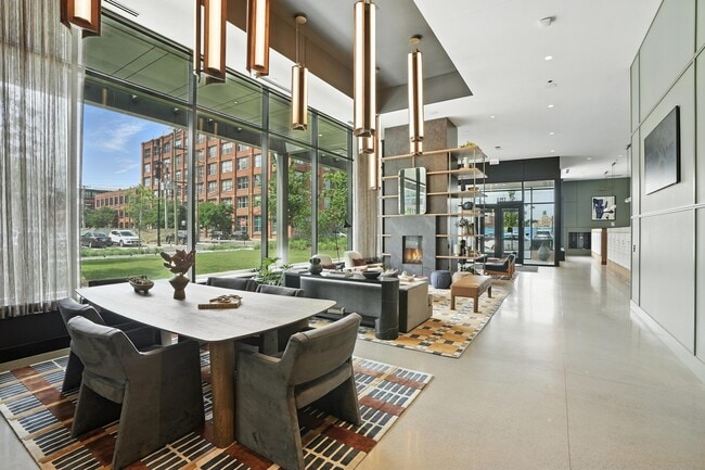 Building Photo - 1129 W Carroll Ave Unit 1103