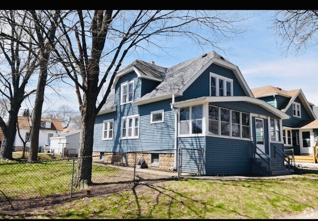 Building Photo - 625 S 61st St Rental