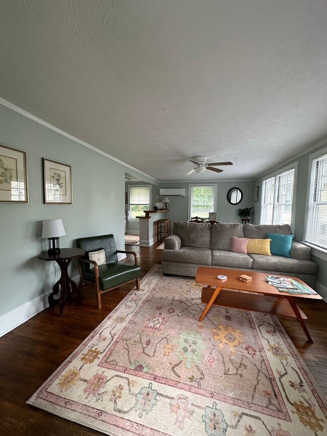 Photo - One Bedroom Garage Apartment in 5 Points!!