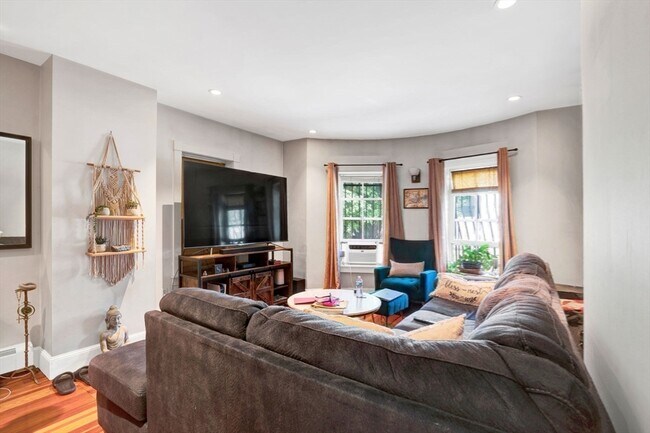 Photo - 151 Highland St