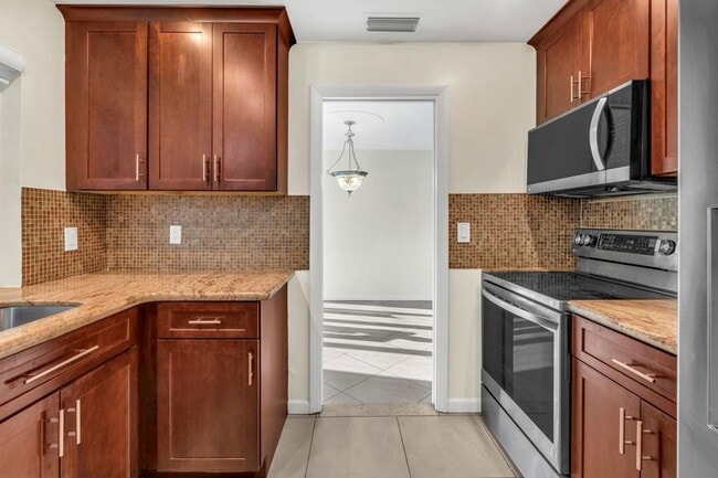 Photo - 290 NW 65th Ave