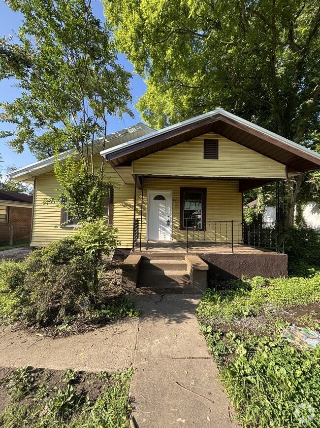 Building Photo - 513 62nd St Rental