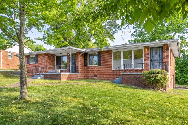 Photo - 301 Wygoda Cir