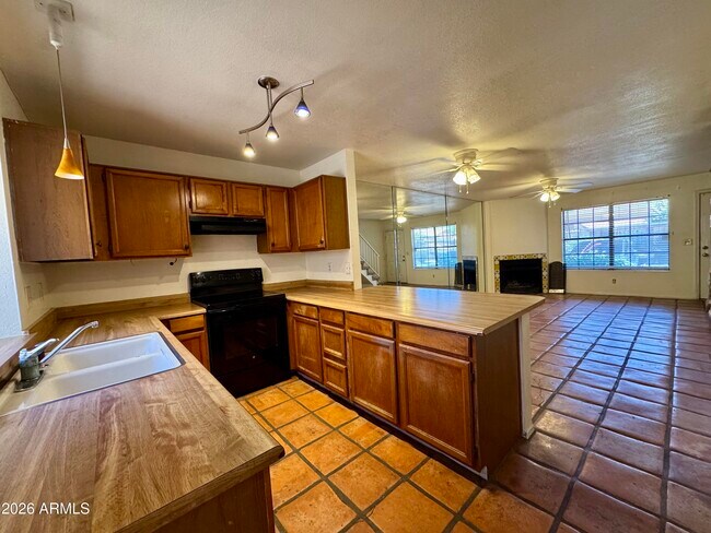 Building Photo - 5704 E Aire Libre Ave