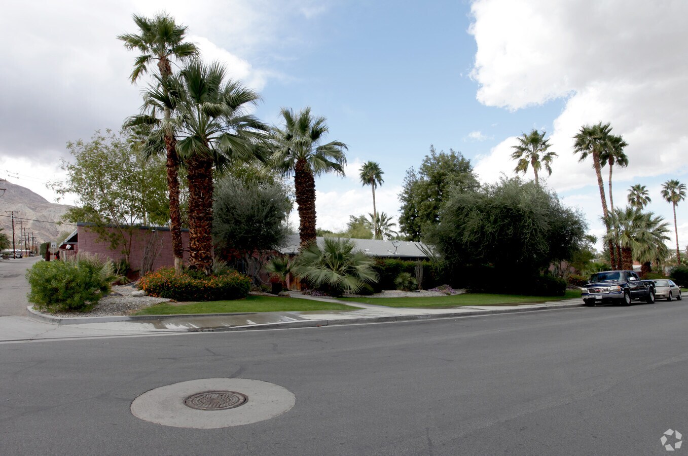 Photo - Las Palmas Apartments