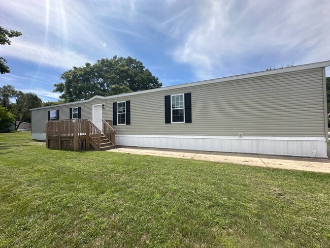 Photo - 921 Peacock Ln