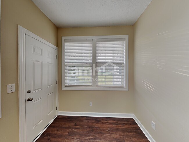 1071 Sassafras Trl