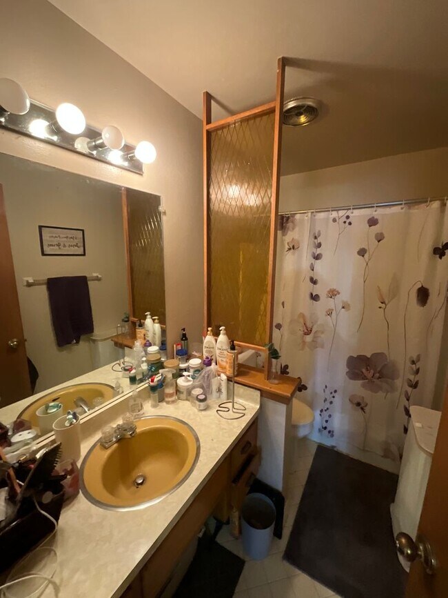 Photo - 3850 S 75th St Unit 3850 S 75th St #2