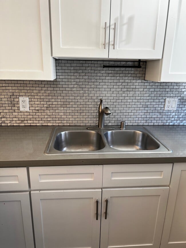 Building Photo - 1031 Ocean Park Blvd Unit 4.1