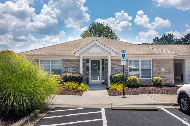 Building Photo - Landings at Steele Creek Rental