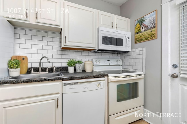 Photo - 1007 W 41st St Unit 2W