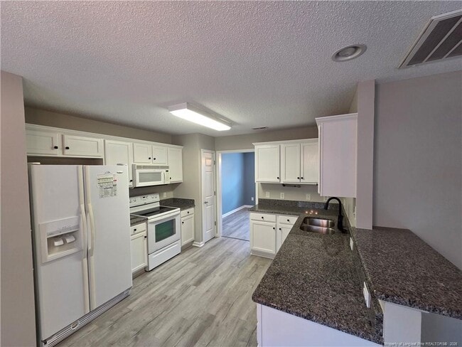 Photo - 220 Loxley Ln