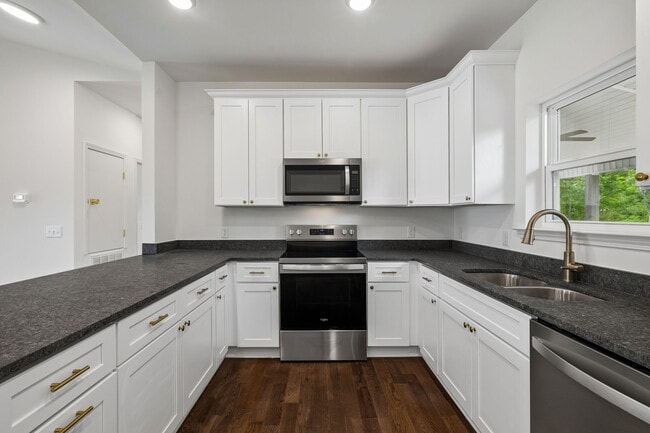 Photo - 551 Skyview Dr