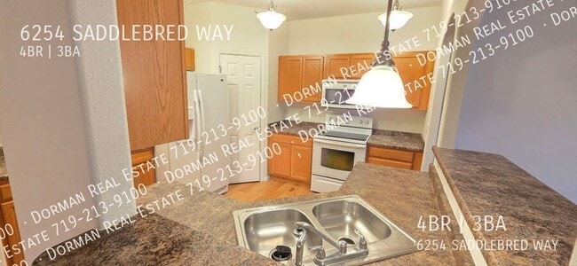 Building Photo - 6254 Saddlebred Way