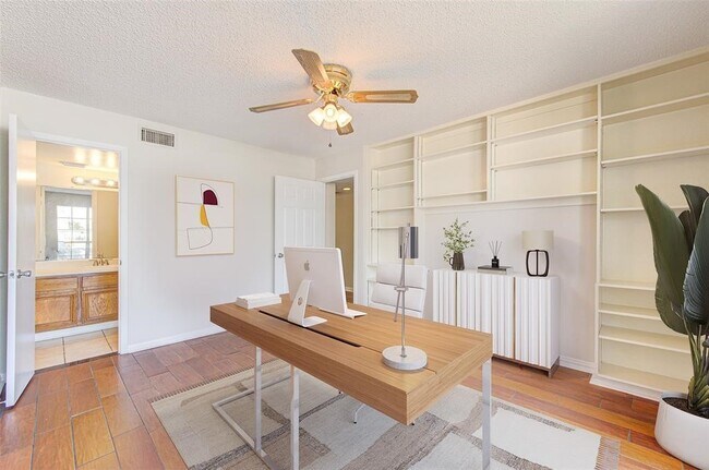 Photo - 12200 Overbrook Ln