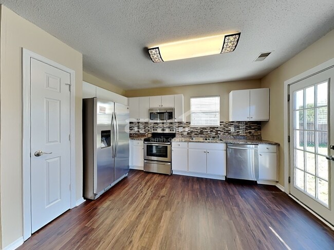 Photo - 8 Martins Hollow Ln