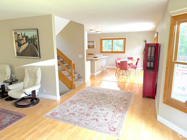 Building Photo - 4120 Riverside Ave Rental