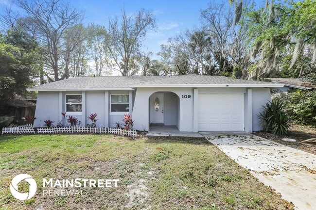 Building Photo - 109 N Alderwood St