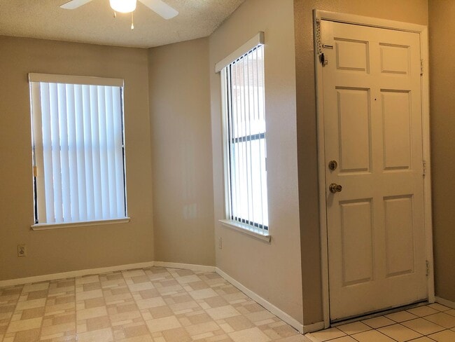 Photo - 304 Crosswind Way