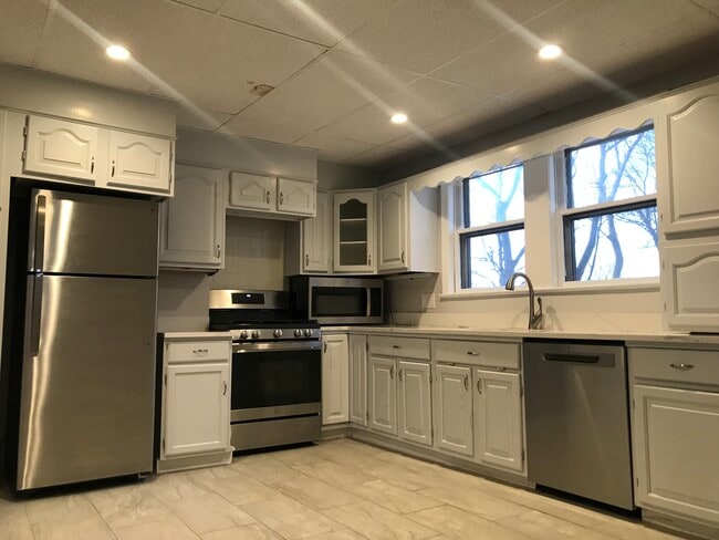 Photo - 15 Montvale Ave Townhome