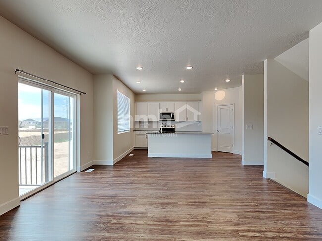 Photo - 1187 N Golden Spoke Dr