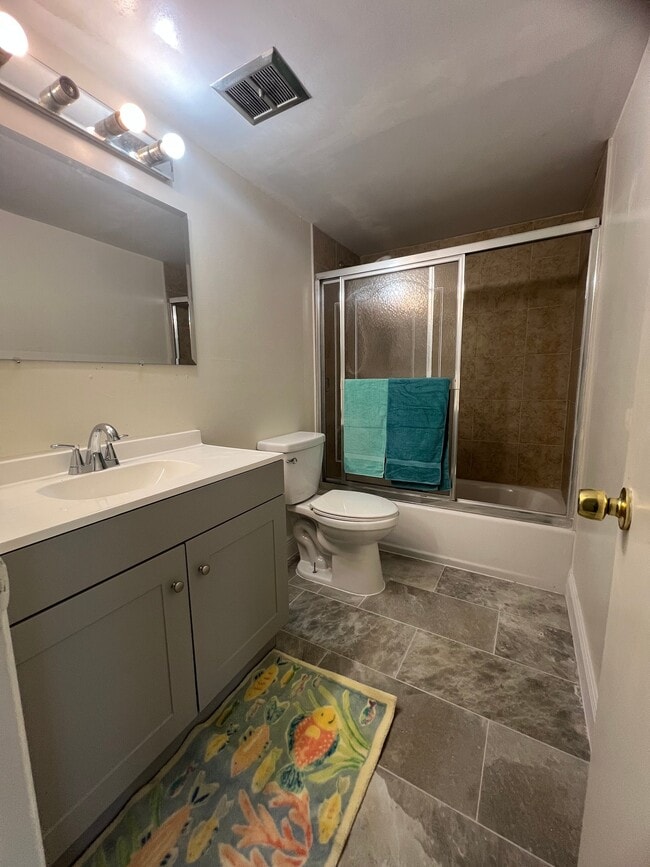 Photo - 190 E Olmstead Dr