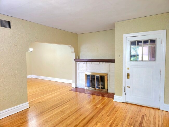 Photo - 7208 Forsyth Blvd