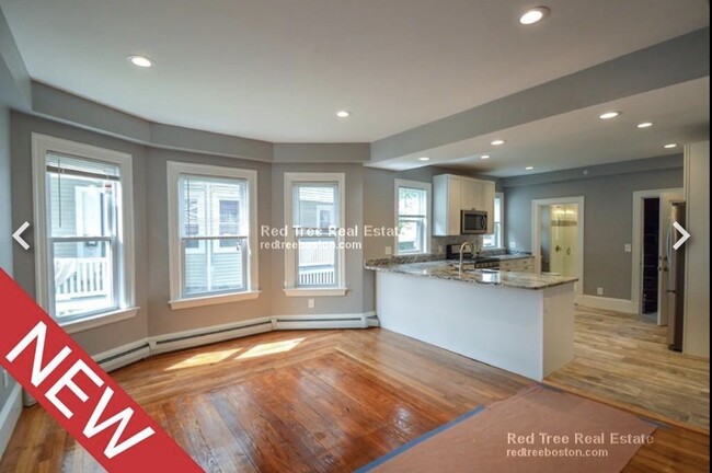 Building Photo - 65 Mapleton St Unit 1