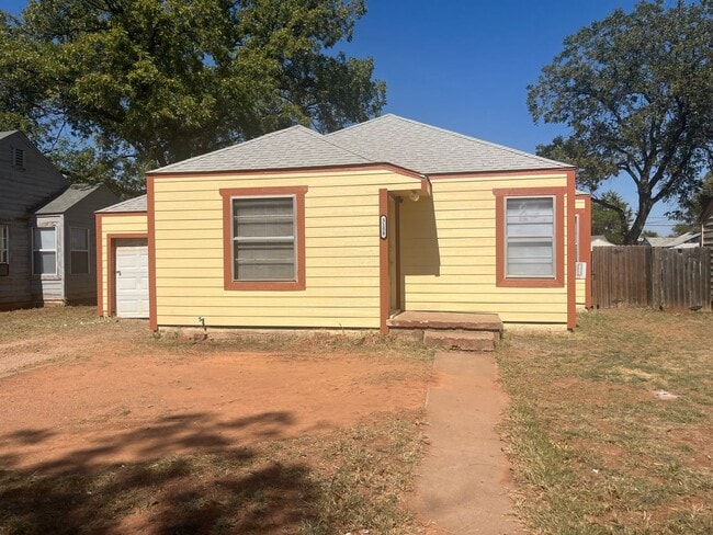 Building Photo - 3158 S 6th St