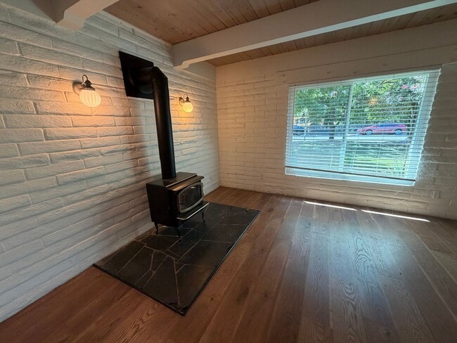 Photo - Duplex for Rent in Central Davis – Perfect for UC Davis Students
