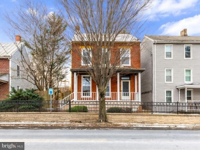 Photo - 3110 Main St