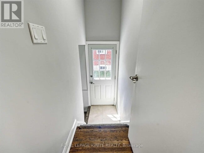 Photo - 106 Gilroy Dr