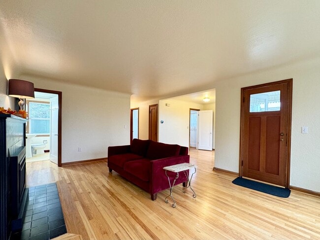 Photo - Queen Anne Home