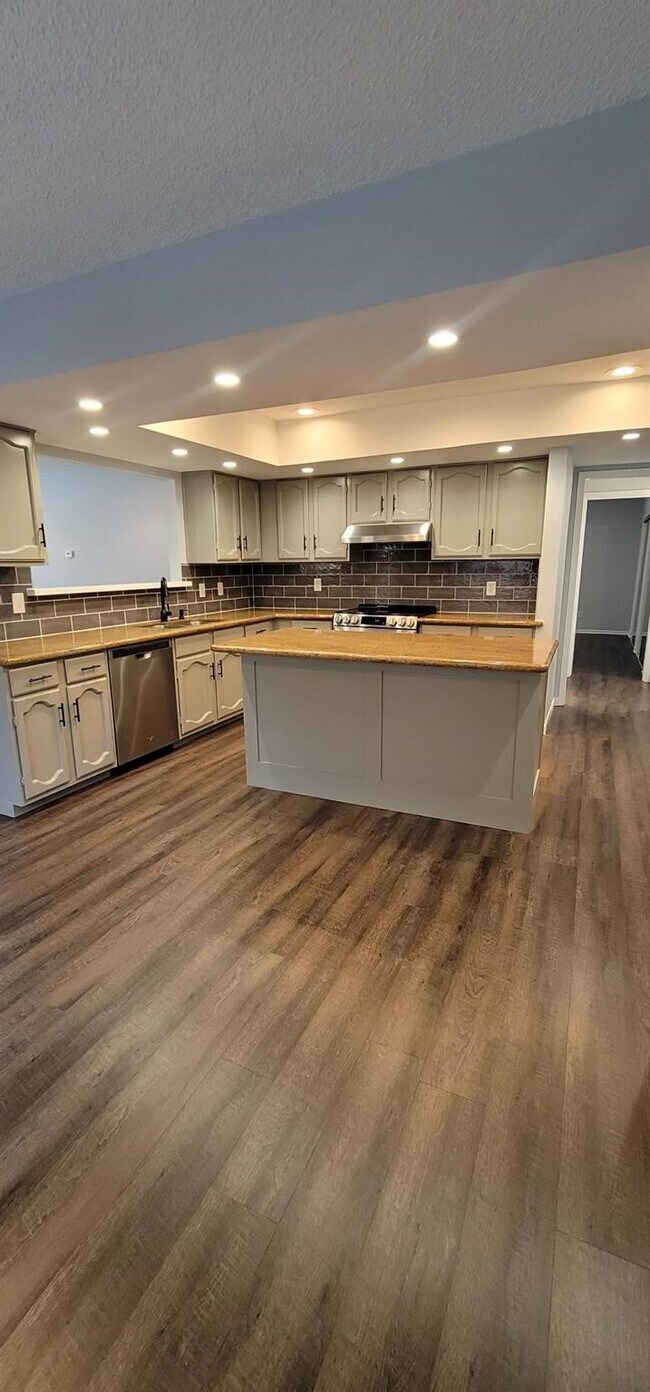 Photo - 9614 Charter Ridge Dr